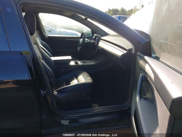 12665927 :رقم المزاد ، 7SAYGDEE1NF564956 vin ، 2022 Tesla Model Y Long Range مزاد بيع