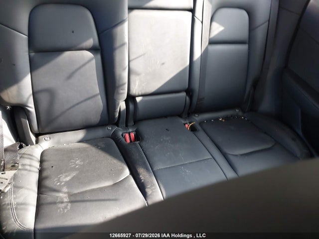 12665927 :رقم المزاد ، 7SAYGDEE1NF564956 vin ، 2022 Tesla Model Y Long Range مزاد بيع