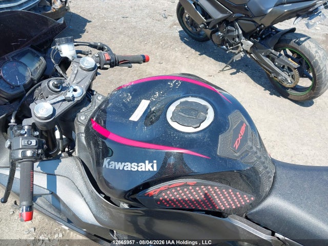 12665957 :رقم المزاد ، JKBZXJG15NA019304 vin ، 2022 Kawasaki Zx636 K مزاد بيع