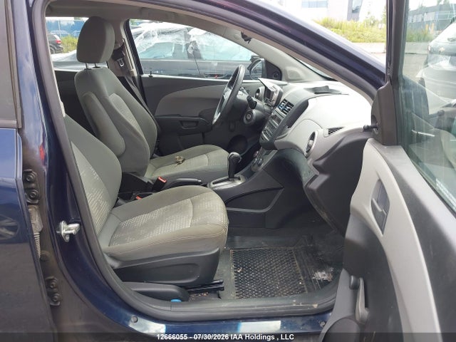 Chevrolet Sonic 2016 1G1JA6SH2G4158858 Image 5