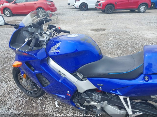 2000 Honda Vfr800 Fi მანქანა იყიდება აუქციონზე, vin: JH2RC4620YM200435, აუქციონის ნომერი: 12666068