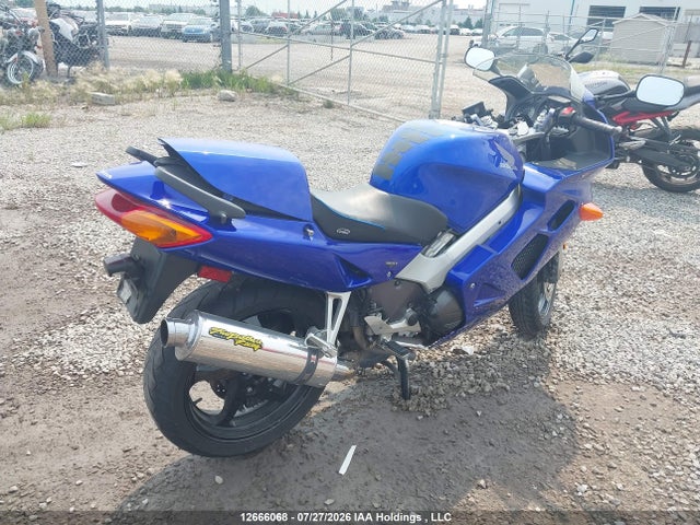 2000 Honda Vfr800 Fi მანქანა იყიდება აუქციონზე, vin: JH2RC4620YM200435, აუქციონის ნომერი: 12666068