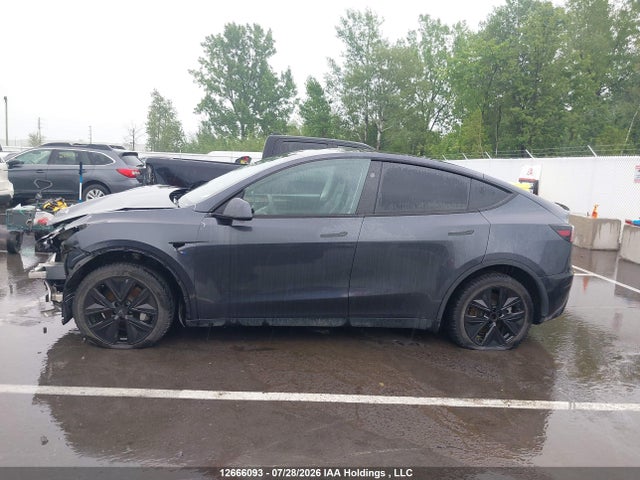 2025 Tesla Model Y მანქანა იყიდება აუქციონზე, vin: 7SAYGDEE1SF275619, აუქციონის ნომერი: 12666093