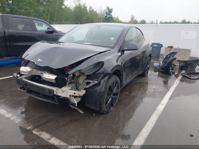 2025 Tesla Model Y მანქანა იყიდება აუქციონზე, vin: 7SAYGDEE1SF275619, აუქციონის ნომერი: 12666093