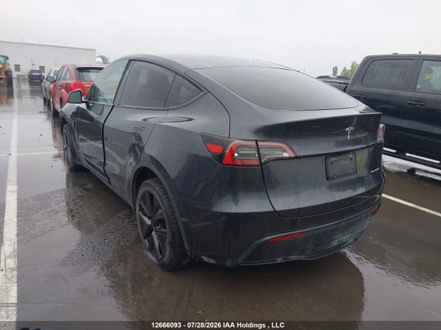 2025 Tesla Model Y მანქანა იყიდება აუქციონზე, vin: 7SAYGDEE1SF275619, აუქციონის ნომერი: 12666093