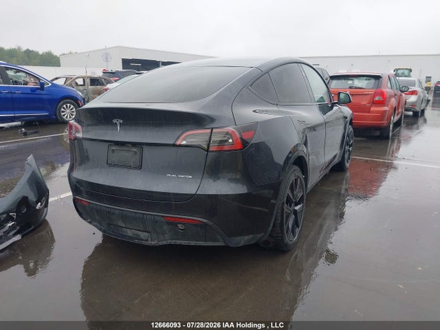 2025 Tesla Model Y მანქანა იყიდება აუქციონზე, vin: 7SAYGDEE1SF275619, აუქციონის ნომერი: 12666093