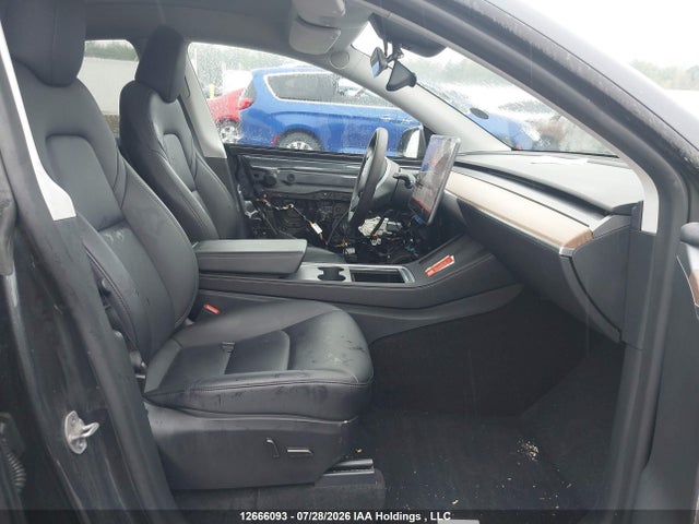 2025 Tesla Model Y მანქანა იყიდება აუქციონზე, vin: 7SAYGDEE1SF275619, აუქციონის ნომერი: 12666093