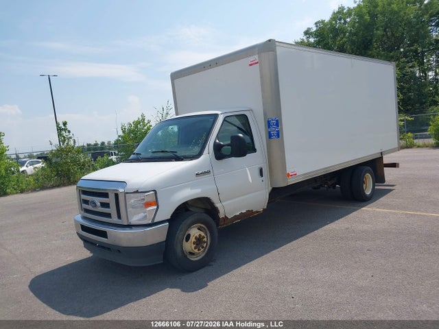 Ford Econoline E450 Super Duty Cutaway Van 2022 1FDWE4FK8NDC02169 Image 2