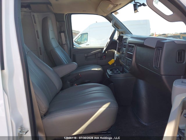 2026 Chevrolet Express G2500 მანქანა იყიდება აუქციონზე, vin: 1GCWGAFP2T1255523, აუქციონის ნომერი: 12666116