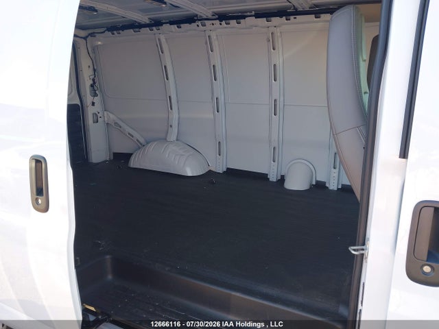 2026 Chevrolet Express G2500 მანქანა იყიდება აუქციონზე, vin: 1GCWGAFP2T1255523, აუქციონის ნომერი: 12666116
