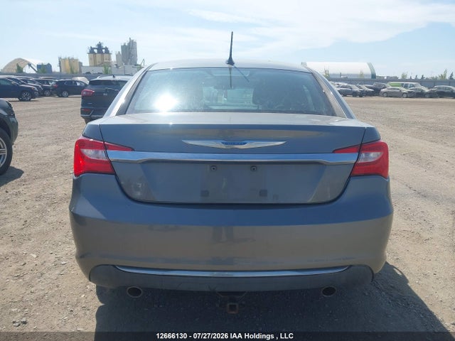 Продажа на аукционе авто 2013 Chrysler 200, vin: 1C3CCBCGXDN553972, номер лота: 12666130