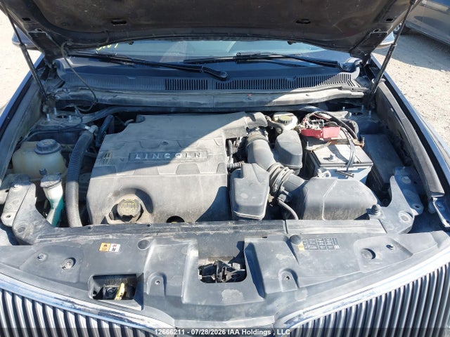 Lincoln MKT 2015 2LMHJ5NK0FBL00037 Image 10