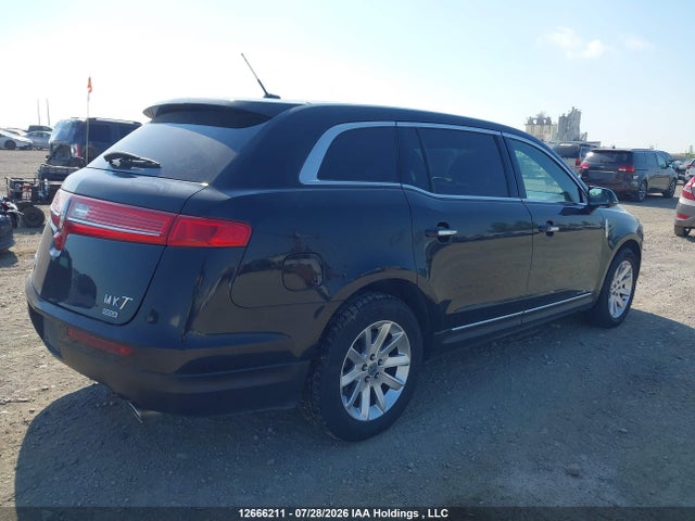 Lincoln MKT 2015 2LMHJ5NK0FBL00037 Image 4