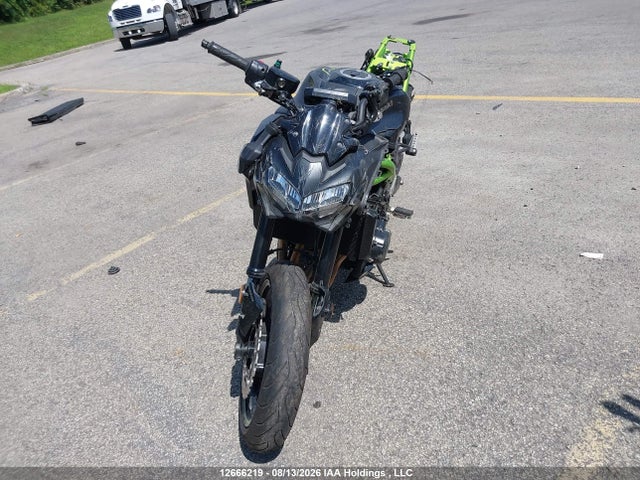 12666219 :رقم المزاد ، ML5ZRDF1XNDA55900 vin ، 2022 Kawasaki Z900 مزاد بيع