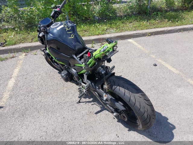 12666219 :رقم المزاد ، ML5ZRDF1XNDA55900 vin ، 2022 Kawasaki Z900 مزاد بيع