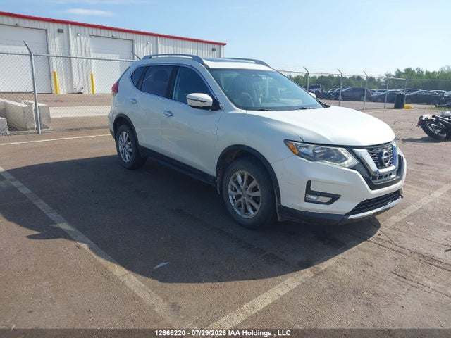 12666220 :رقم المزاد ، 5N1AT2MV3HC773824 vin ، 2017 Nissan Rogue Sv/sl مزاد بيع