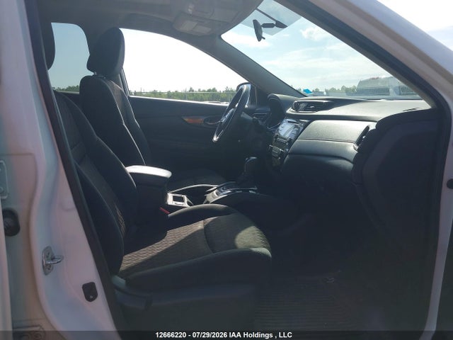 5N1AT2MV3HC773824 Nissan Rogue Sv/sl