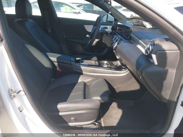 W1K5J4HB8TN588064 Mercedes-Benz CLA 250 4MATIC