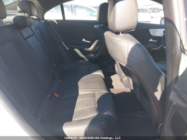 W1K5J4HB8TN588064 Mercedes-Benz CLA 250 4MATIC