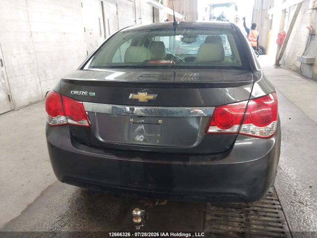 1G1P75SZ9E7283198 Chevrolet Cruze