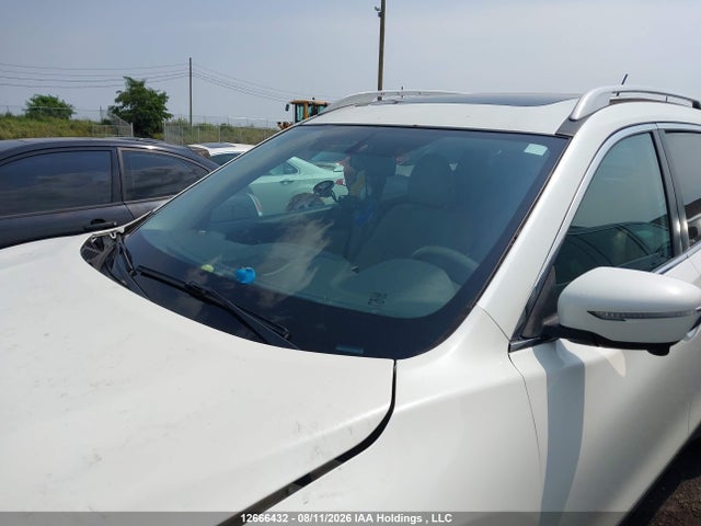 5N1AT2MV6FC901812 Nissan Rogue S/sl/sv