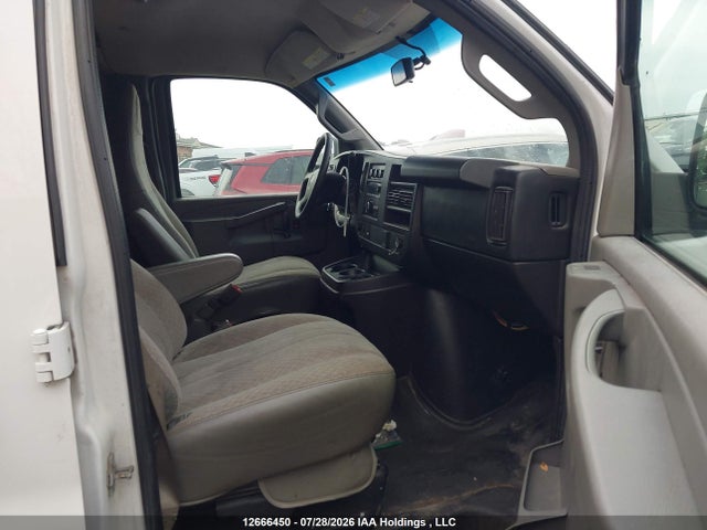 GMC SAVANA CARGO VAN 2017 1GTW7BFF4H1133251 Image 5