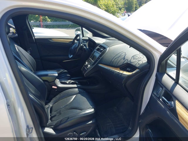 Продажа на аукционе авто 2015 Lincoln Mkc, vin: 5LMCJ2A92FUJ38281, номер лота: 12636750