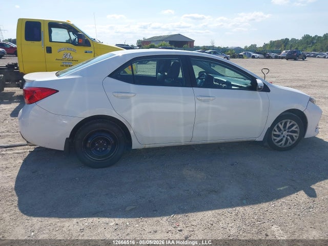 2T1BURHE3JC087322 Toyota COROLLA SE