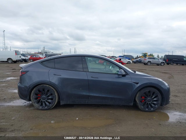 Tesla Model Y 2021 5YJYGDEF8MF081324 Image 14