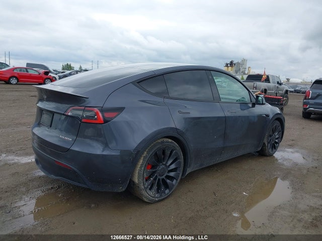 Tesla Model Y 2021 5YJYGDEF8MF081324 Image 4