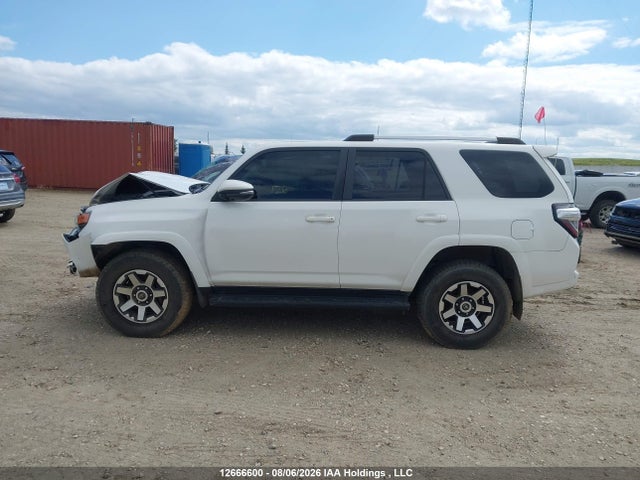 JTEBU5JR5H5427563 Toyota 4RUNNER SR5