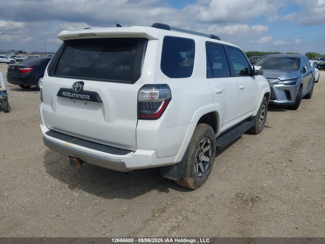 JTEBU5JR5H5427563 Toyota 4RUNNER SR5