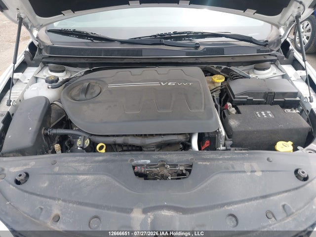 Chrysler 200 C 2016 1C3CCCCG8GN185480 Image 10