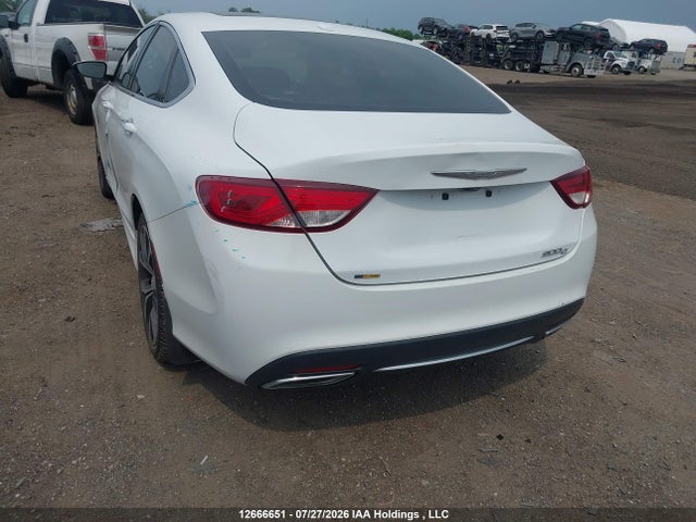 Chrysler 200 C 2016 1C3CCCCG8GN185480 Image 3