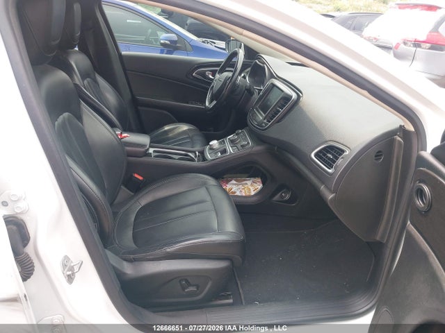 Chrysler 200 C 2016 1C3CCCCG8GN185480 Image 5
