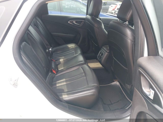 Chrysler 200 C 2016 1C3CCCCG8GN185480 Image 8