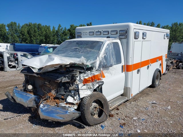 Chevrolet EXPRESS G3500 2022 1GB3GSC79N1255619 Image 2