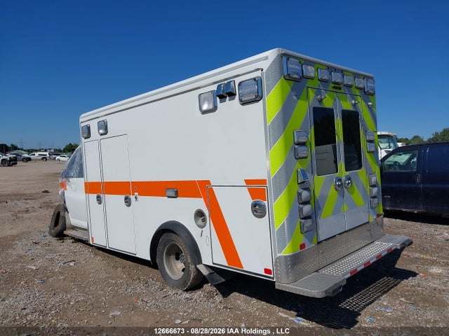Chevrolet EXPRESS G3500 2022 1GB3GSC79N1255619 Image 3