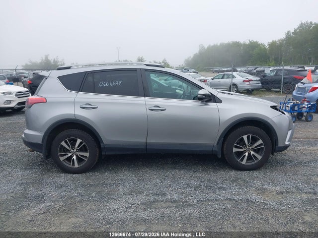 Продаж на аукціоні авто 2018 Toyota Rav4 Le, vin: 2T3BFREV9JW768119, номер лоту: 12666674