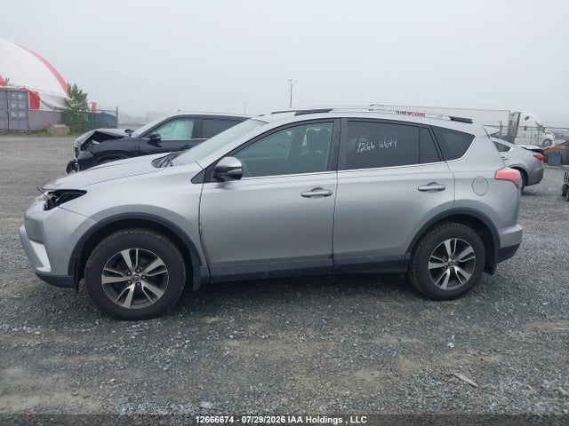 Продаж на аукціоні авто 2018 Toyota Rav4 Le, vin: 2T3BFREV9JW768119, номер лоту: 12666674