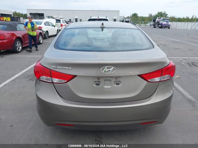 2013 Hyundai Elantra Gl მანქანა იყიდება აუქციონზე, vin: 5NPDH4AEXDH281258, აუქციონის ნომერი: 12666696