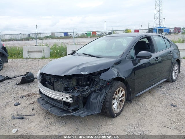 Toyota COROLLA LE 2022 5YFBPMBE2NP278819 Image 2