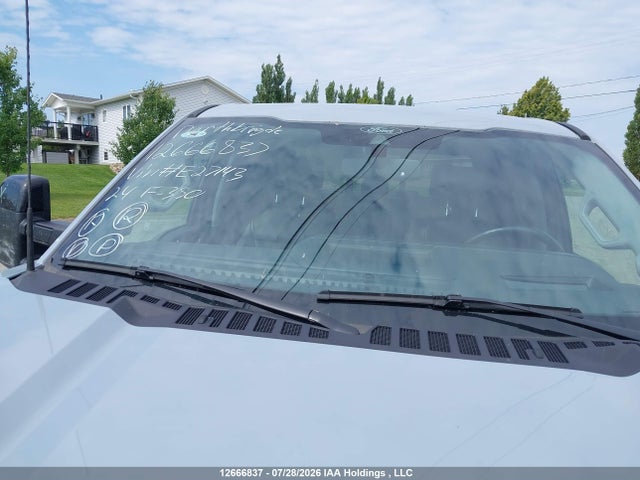 Ford F-350 Lariat 2024 1FT8W3BN2REE27143 Image 16