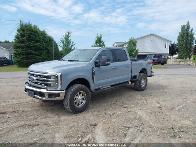 Ford F-350 Lariat 2024 1FT8W3BN2REE27143 Image 2