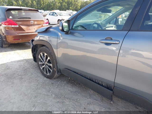 12666973 :رقم المزاد ، 7MUBAABG0RV098825 vin ، 2024 Toyota Corolla Cross Le مزاد بيع