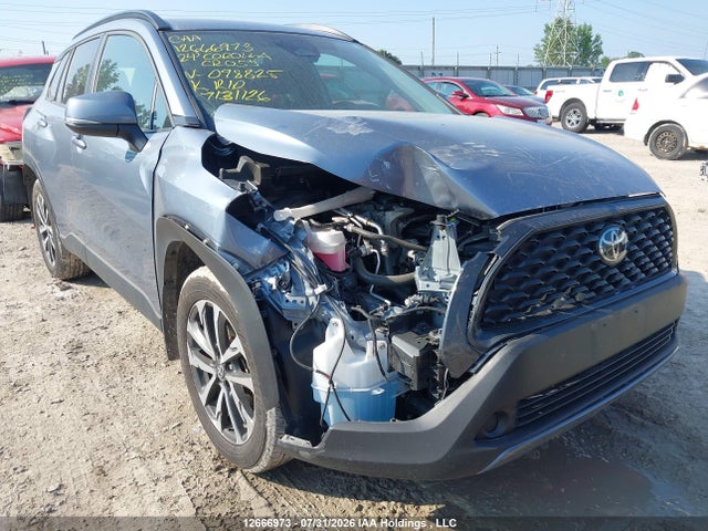 12666973 :رقم المزاد ، 7MUBAABG0RV098825 vin ، 2024 Toyota Corolla Cross Le مزاد بيع