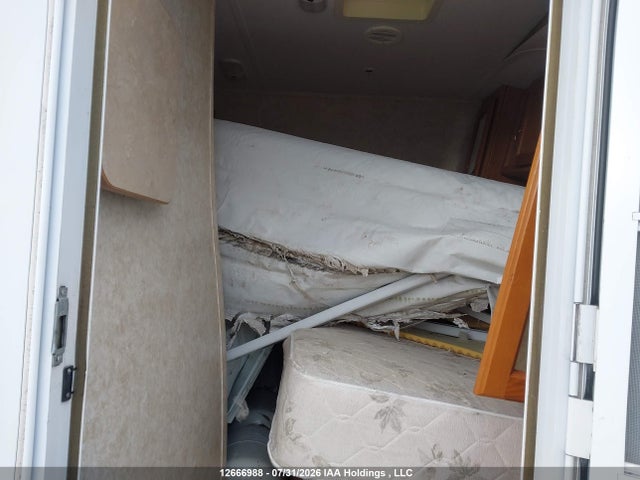 2007 Cougar Cougar Roulotte 40pieds მანქანა იყიდება აუქციონზე, vin: 4YDT2432772502219, აუქციონის ნომერი: 12666988