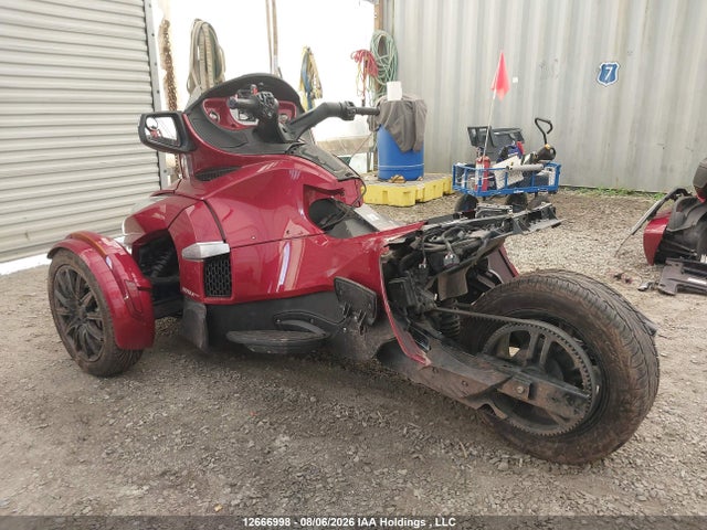 12666998 :رقم المزاد ، 2BXNBDD27GV005531 vin ، 2016 Can-am Spyder Roadster Rt/rt-s/ltd/sp Series مزاد بيع