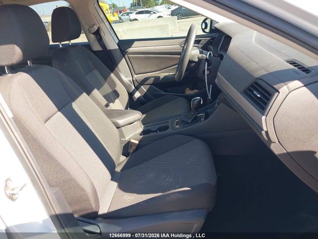 Продажа на аукционе авто 2019 Volkswagen Jetta S/se/r-line, vin: 3VWC57BU0KM008278, номер лота: 12666999