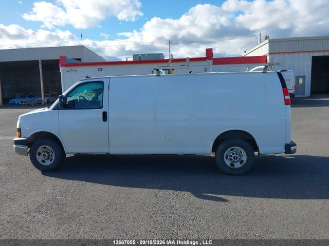 GMC Savana G2500 2018 1GTW7BFP2J1246839 Image 14